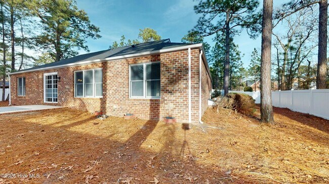 Building Photo - 1245 Monticello Dr