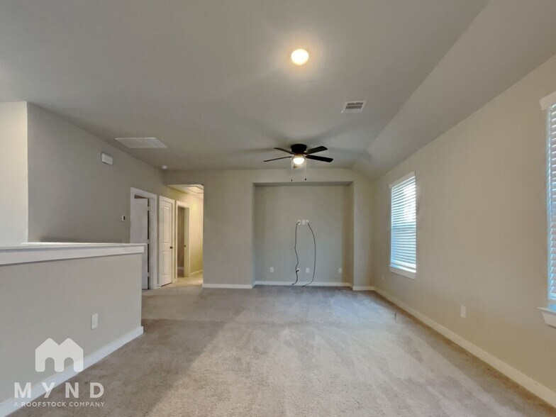 Building Photo - 734 Lacebark Elm Trl