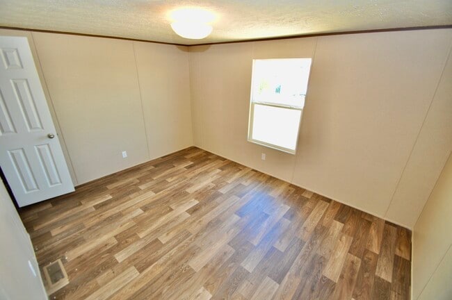 Building Photo - 25 Road 5608