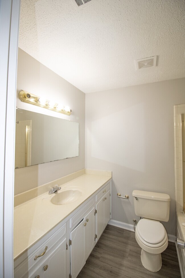 Building Photo - 217 Allenwood Dr