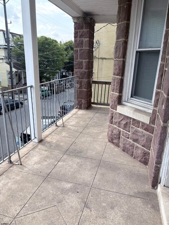 Building Photo - 117 N Georgia Ave