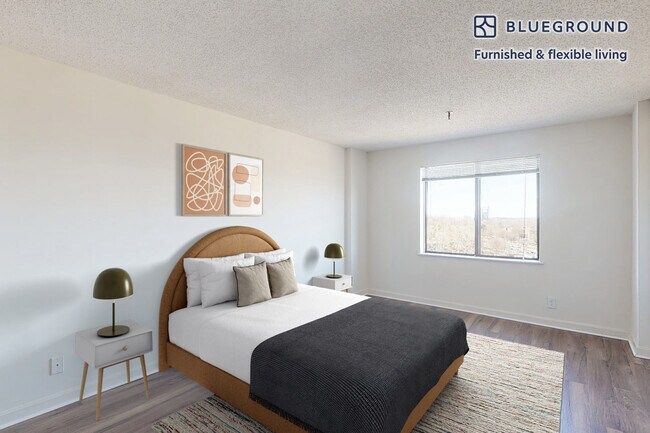 Building Photo - 2251 Pimmit Dr