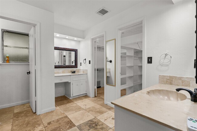 Building Photo - 13206 Chriswood Dr