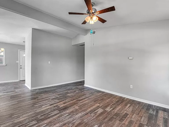 Building Photo - 4305 NW Ridgecrest Dr