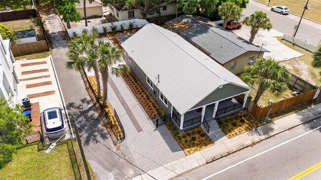 Building Photo - 2203 N Blvd