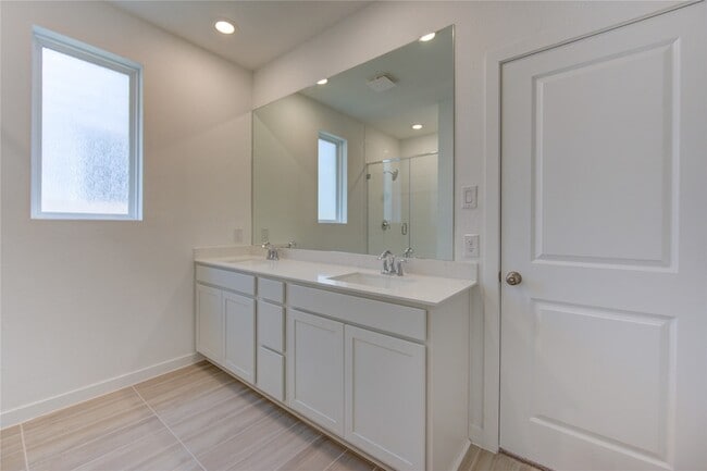 Building Photo - 1047 Blue Stone Dr