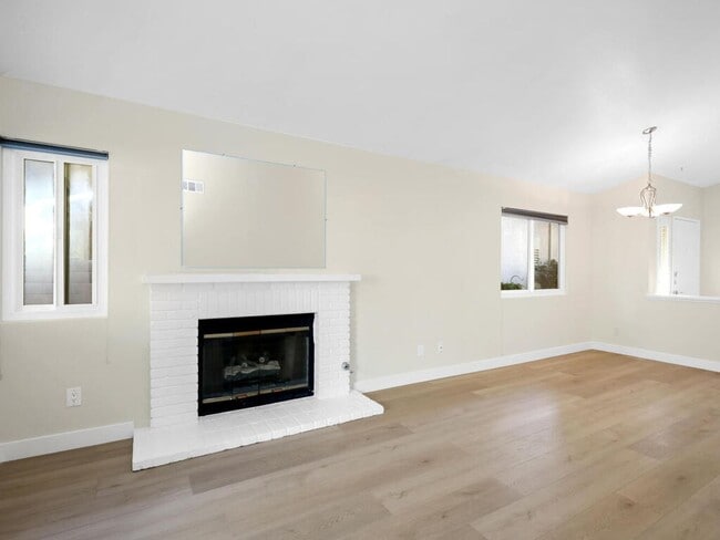 Building Photo - Harbor Pointe - Carlsbad gated community less than one mile to the beach