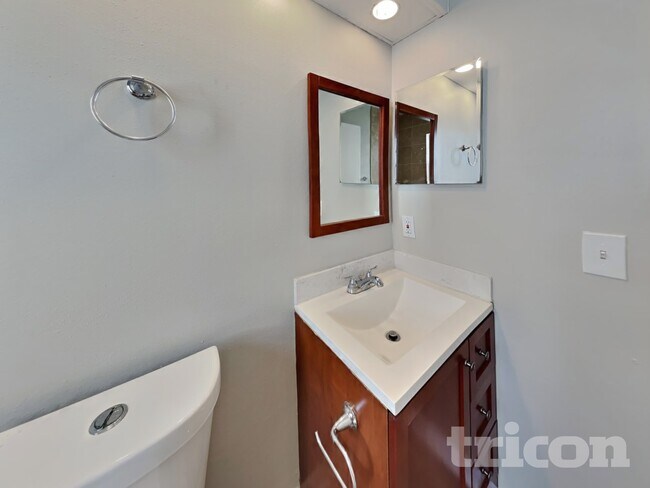 Building Photo - 4051 Forecast Dr