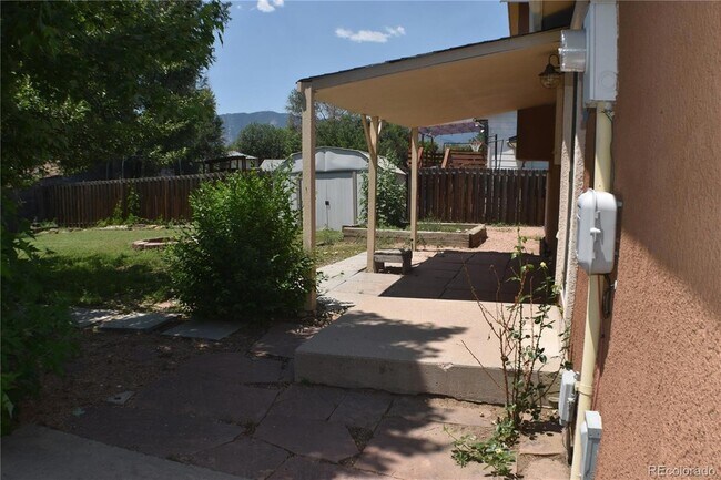 Building Photo - 4585 Gatewood Dr
