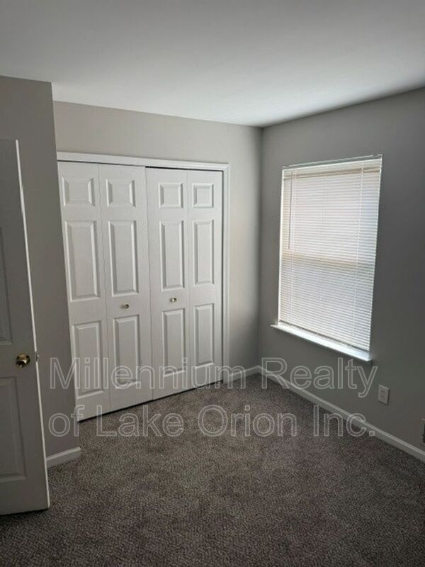 Building Photo - 1106 Oak Valley Dr