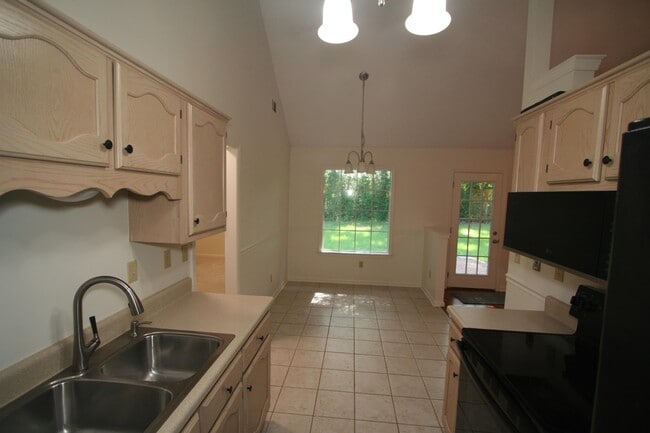 Building Photo - 1388 Milestone Dr