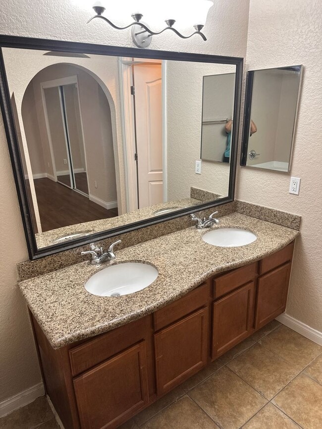 Building Photo - WE PAY REFERRAL