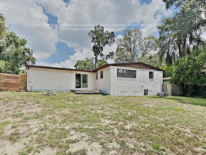 Building Photo - 207 Redwood Ave