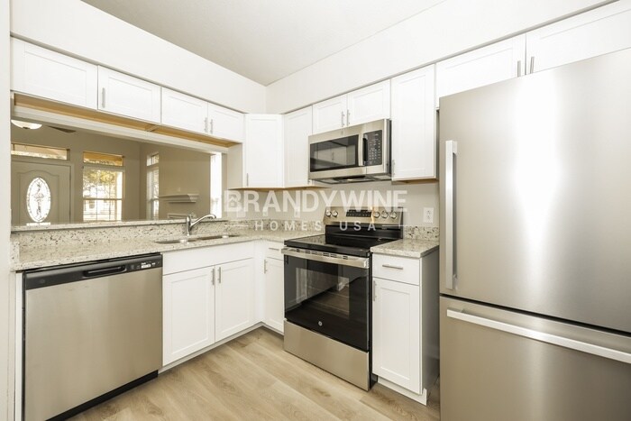 Building Photo - 5929 Colchester Dr