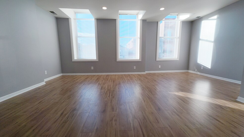 Building Photo - 3307 S Wallace St