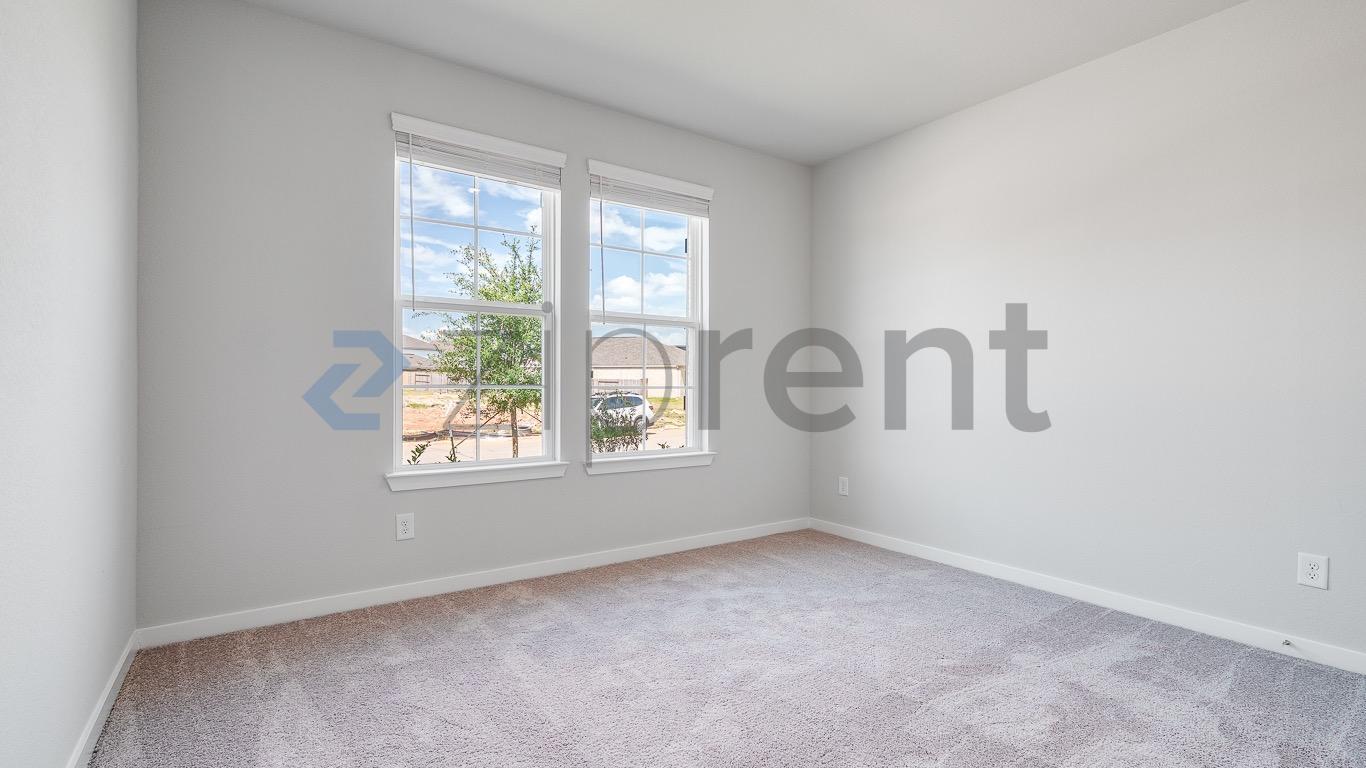 Building Photo - Unit 27327