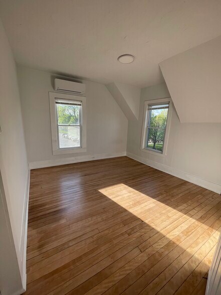 Building Photo - 83 Mayfield St