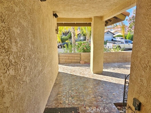 Building Photo - 39620 Glenwood Ct