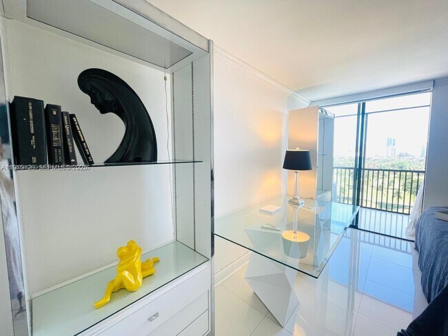 Building Photo - 20301 W Country Club Dr