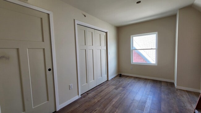 Building Photo - 908 E Gorham St