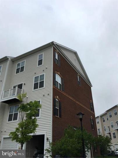 Building Photo - 43857 Kingston Station Terrace