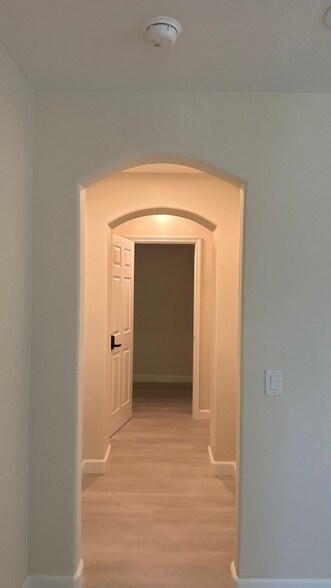 Building Photo - 39391 Tiburon Dr