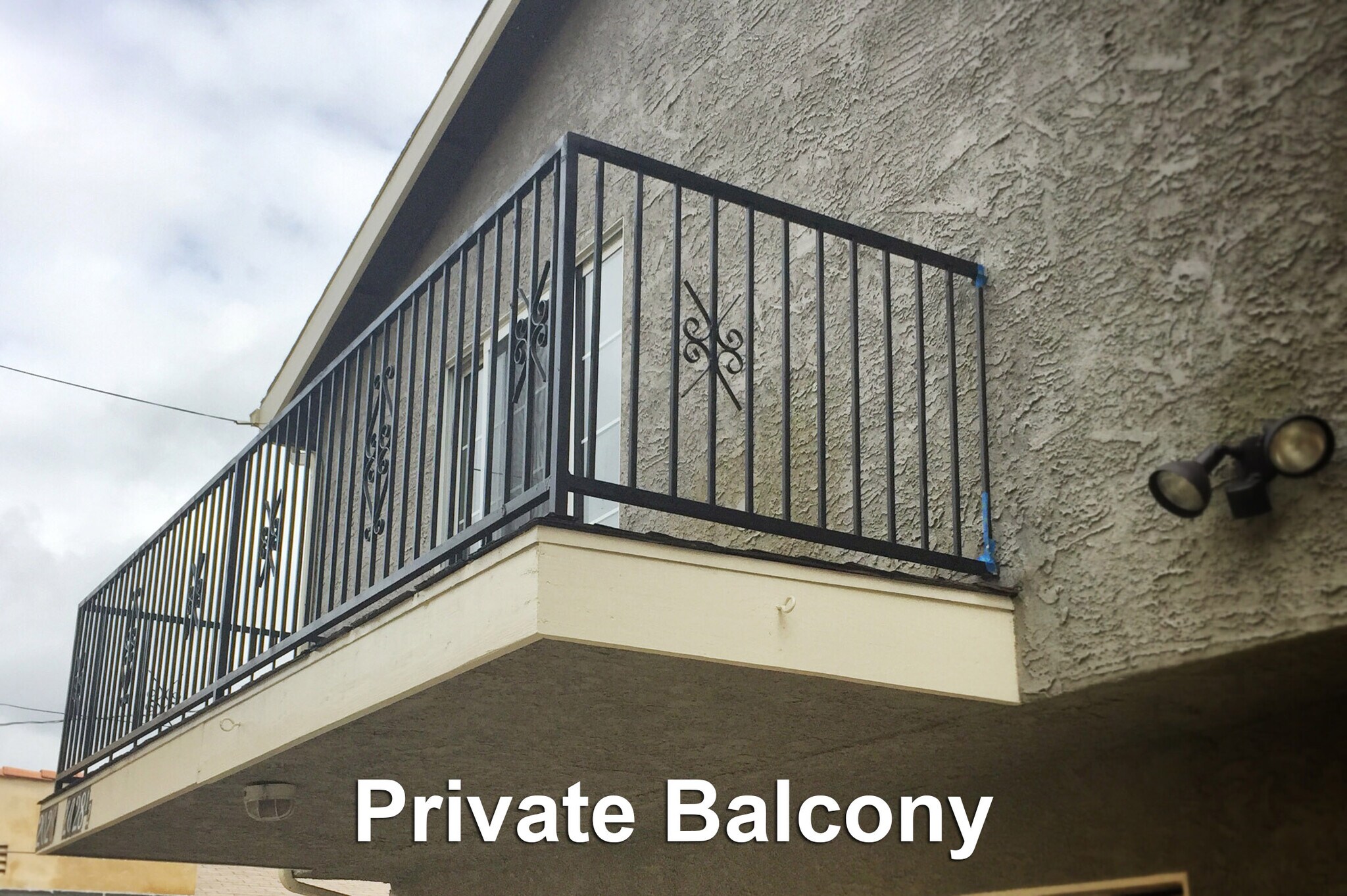 Private Balcony - 2026 -2028 Clyde Ave
