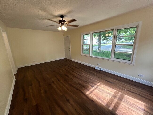 Building Photo - 1000 Kern St