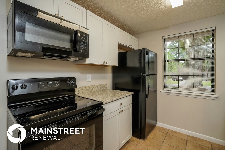 Building Photo - 2835 Kiowa Ave