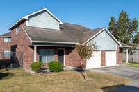 Building Photo - Humblewood Apartments