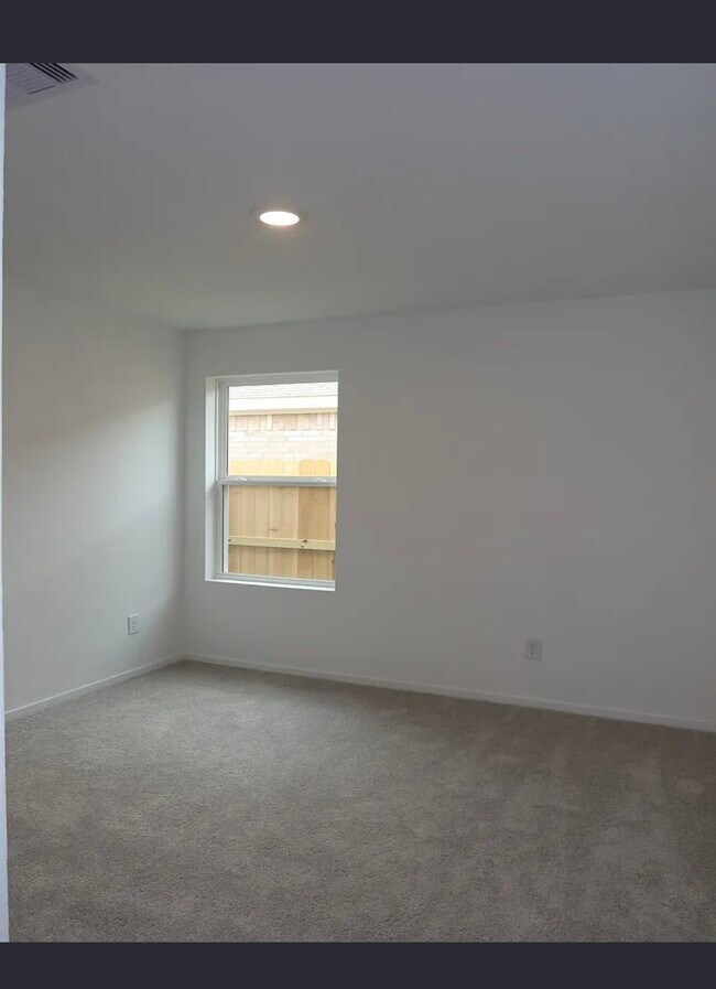 Building Photo - 5122 Red Drum Dr