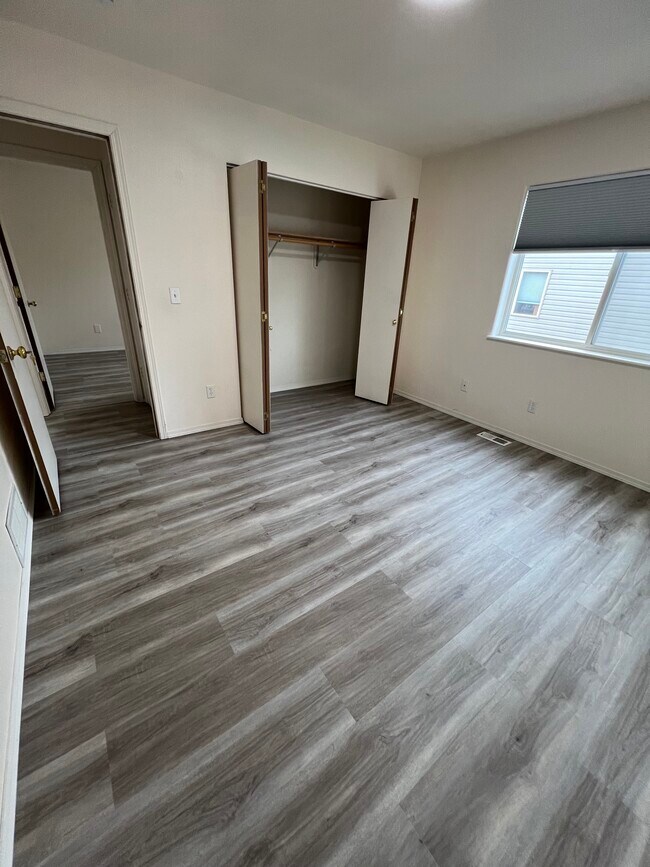 Building Photo - 6641 Desiree Loop