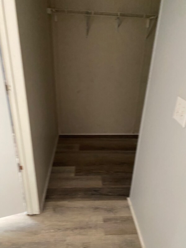 Building Photo - 1011 Love Ln