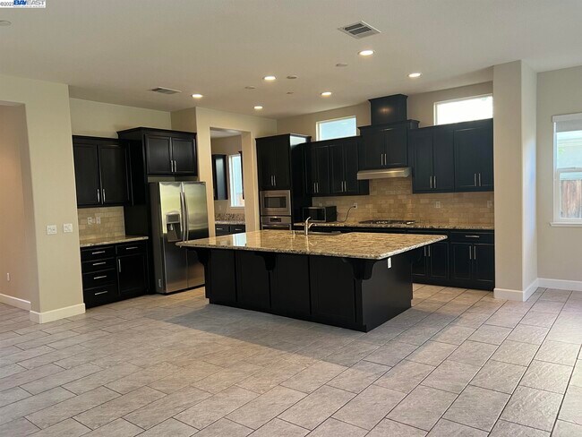 Building Photo - 1695 N Terracina Dr