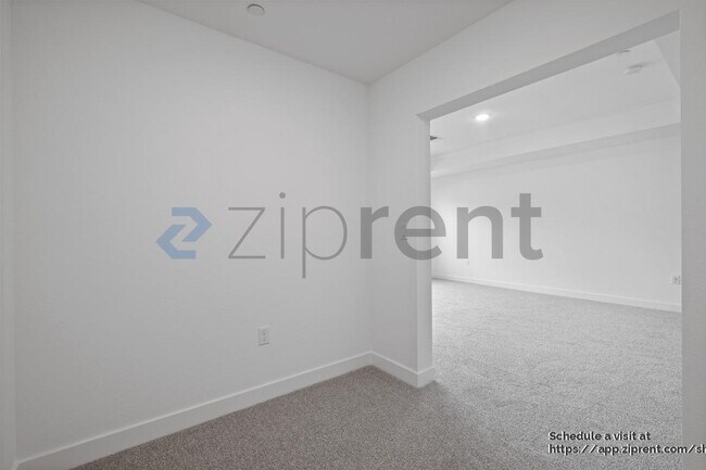 Building Photo - 365 Gold Coast Rd