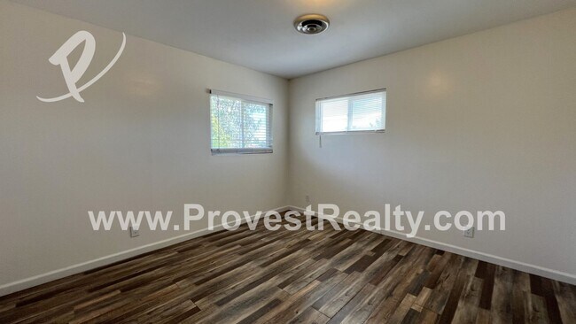 Building Photo - Nice 3 Bed, 2 Bath Home in Hesperia!!