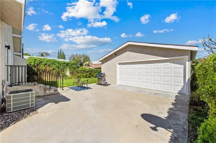 Building Photo - 4227 E Colorado St