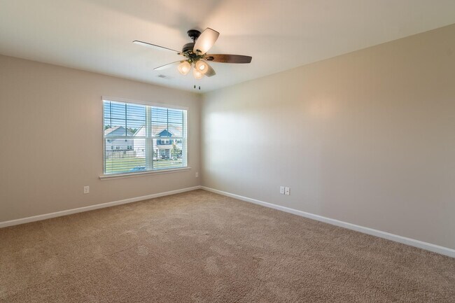 Building Photo - 3733 Moseley Dr