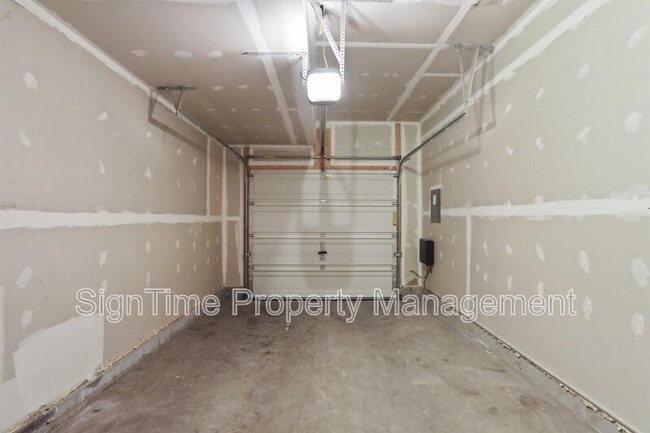 Building Photo - 18234 Hurricane Ct