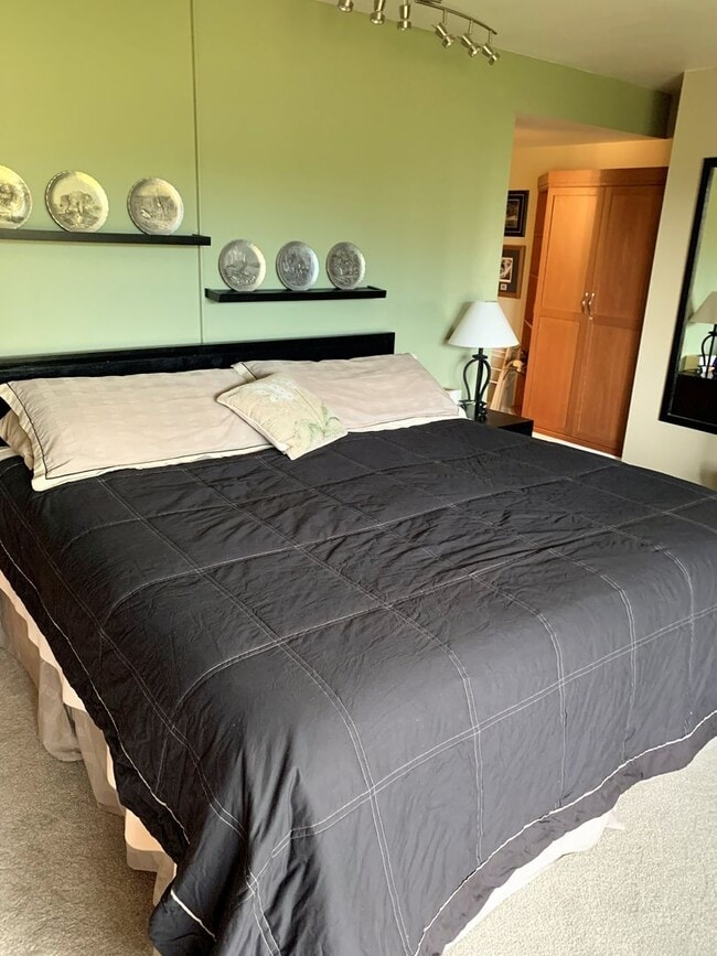 Building Photo - Summer Seasonal Rental- Sts. John 2543