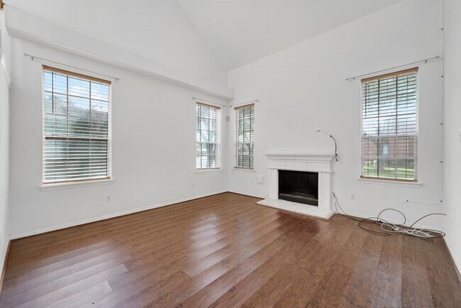 Building Photo - 15903 Timber Chase Dr