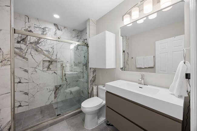 Building Photo - 5600 Blueridge Ct