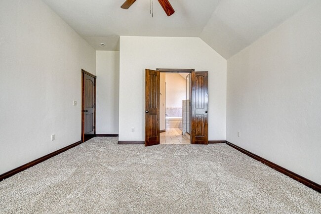 Building Photo - Beautiful home in desired Williamson Farms!