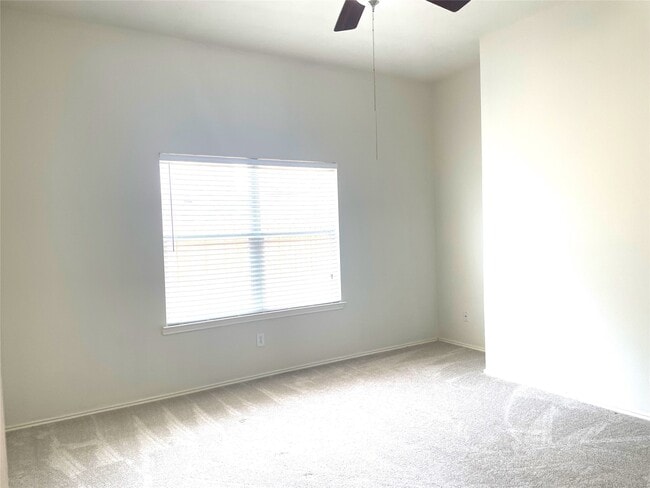 Building Photo - 24922 Oconee Ct