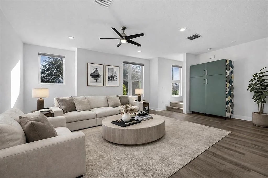 Building Photo - 104 26th St N