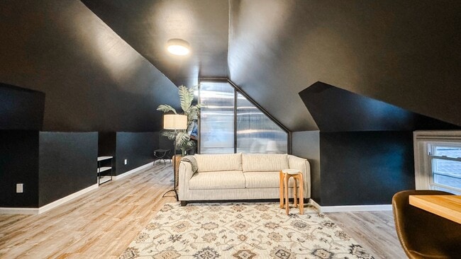 Building Photo - Chic Studio in North Winton Village