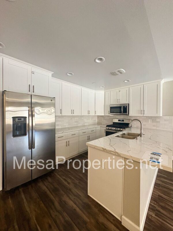 Building Photo - 16408 Valencia Ave