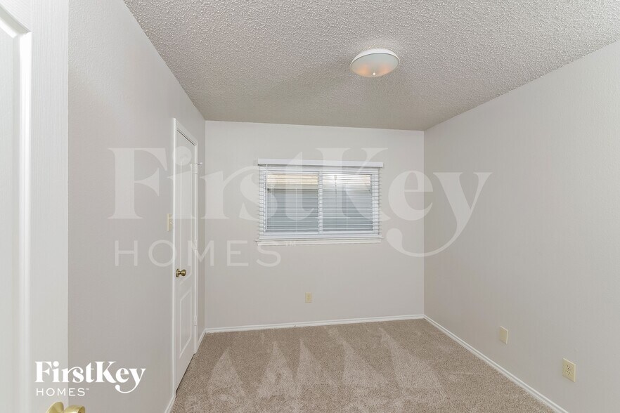 Building Photo - 2652 Westover View