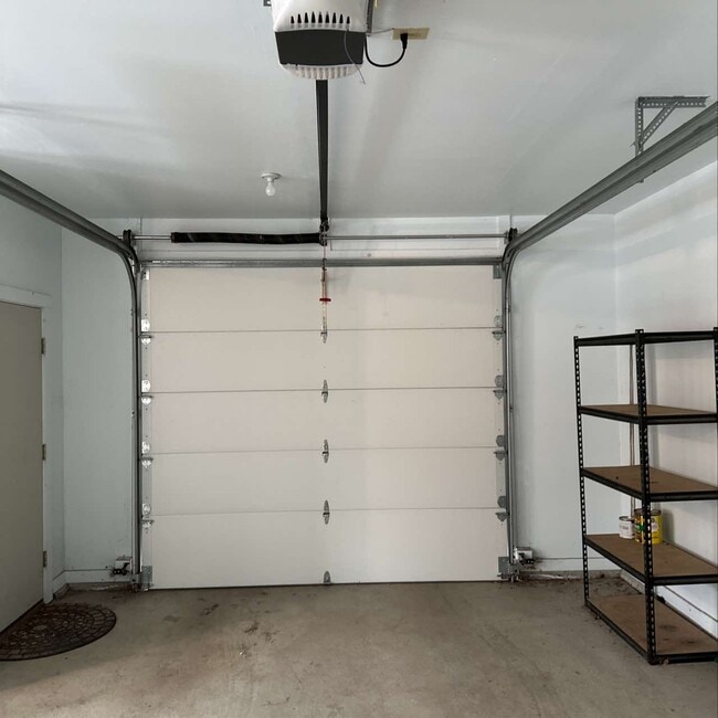 Building Photo - 45 E Simpson Ave