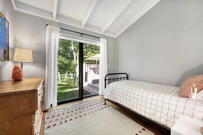 Building Photo - 274 Little Fresh Pond Rd
